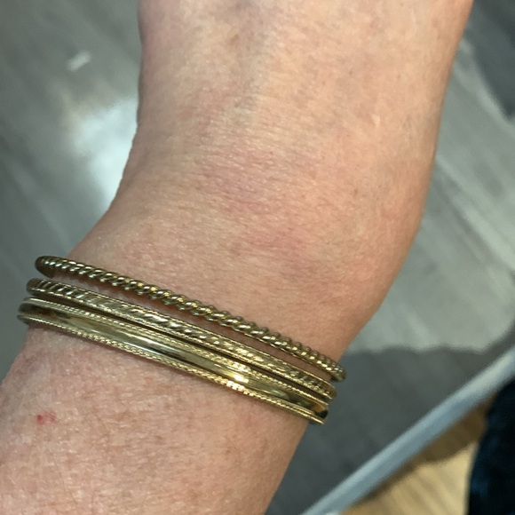 Three bracelets - Picture 2 of 8